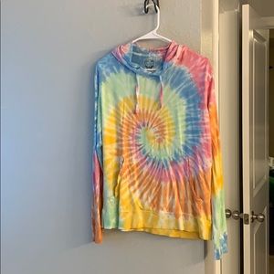 Tye dye lightweight pull over